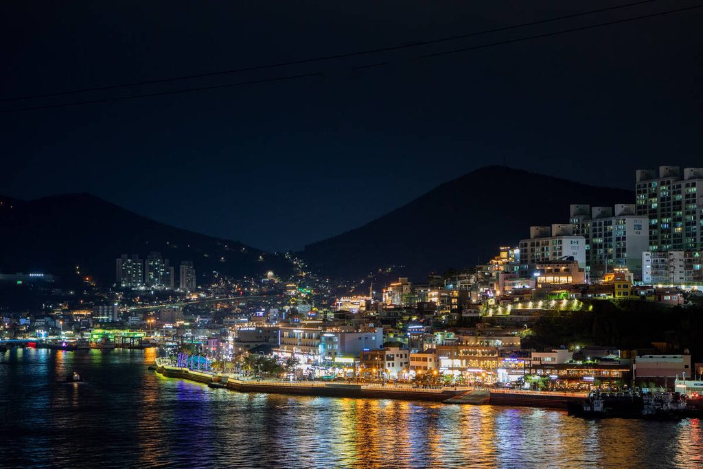 남산공원에서 바라본 여수 밤바다