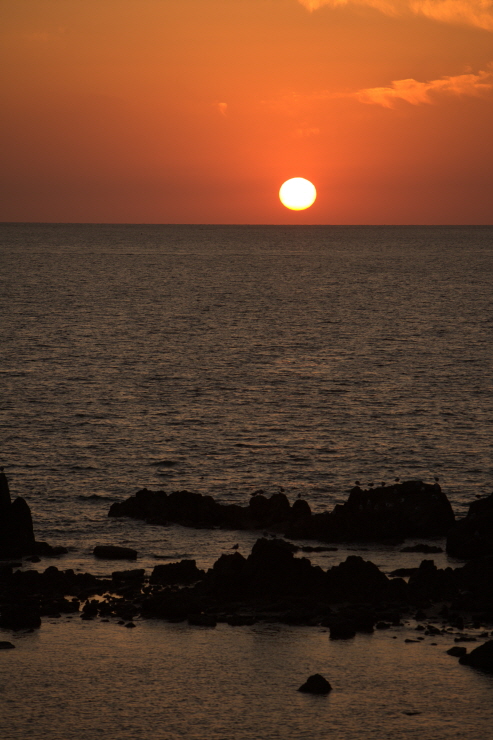 삼국이 이 땅을 다투던 시기에도 사람과 물자가 오가던 바닷길이었던 영종도의 아침